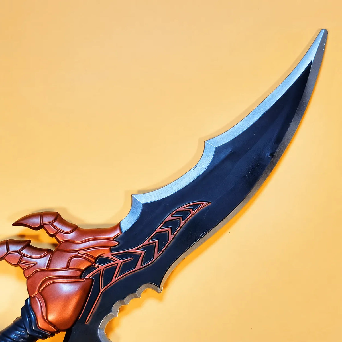 Solo Leveling Sung Jinwoo Kasaka’s Venom Fang Copper Claw-Guard Anime Prop Replica Wooden Dagger