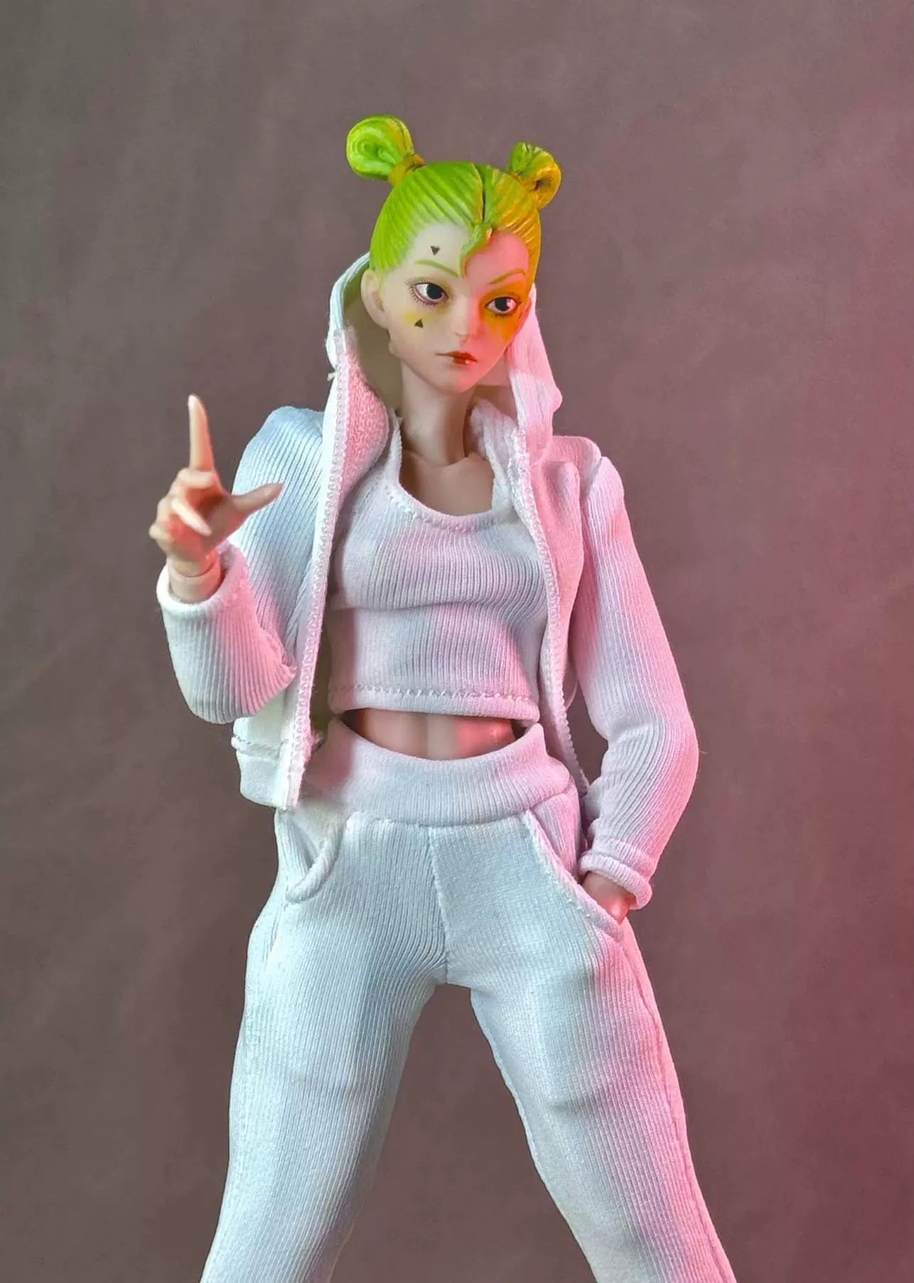 1/12 Scale Female Action Figure Clothes – White Jogger Set w/Hoodie