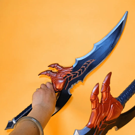 Solo Leveling Sung Jinwoo Kasaka’s Venom Fang Copper Claw-Guard Anime Prop Replica Wooden Dagger