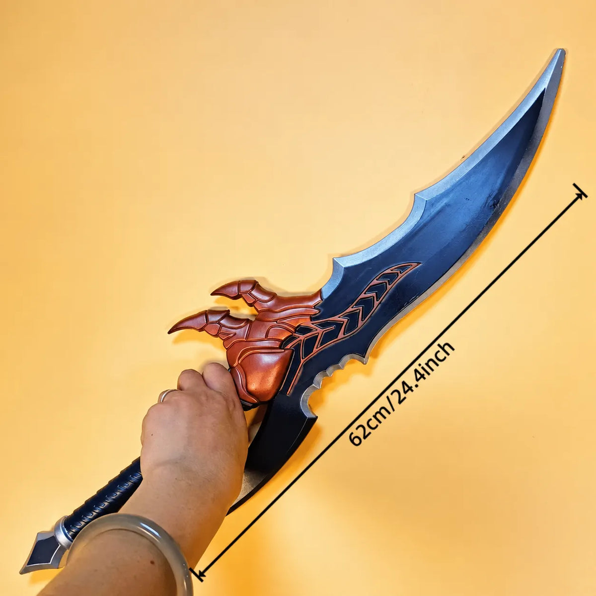 Solo Leveling Sung Jinwoo Kasaka’s Venom Fang Copper Claw-Guard Anime Prop Replica Wooden Dagger
