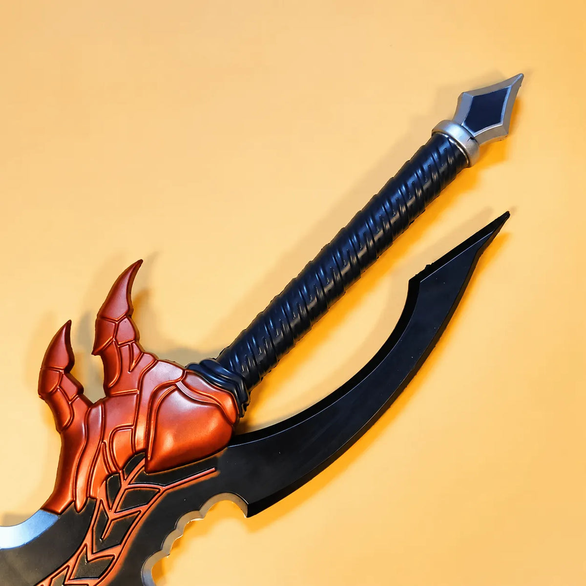 Solo Leveling Sung Jinwoo Kasaka’s Venom Fang Copper Claw-Guard Anime Prop Replica Wooden Dagger