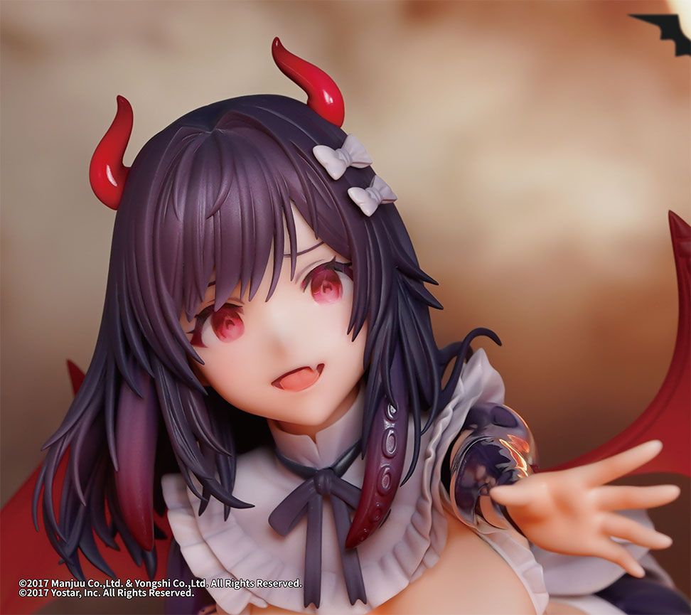 Azur Lane Royal Fortune Treats From The Deep Ver. 1/7 Scale Figure