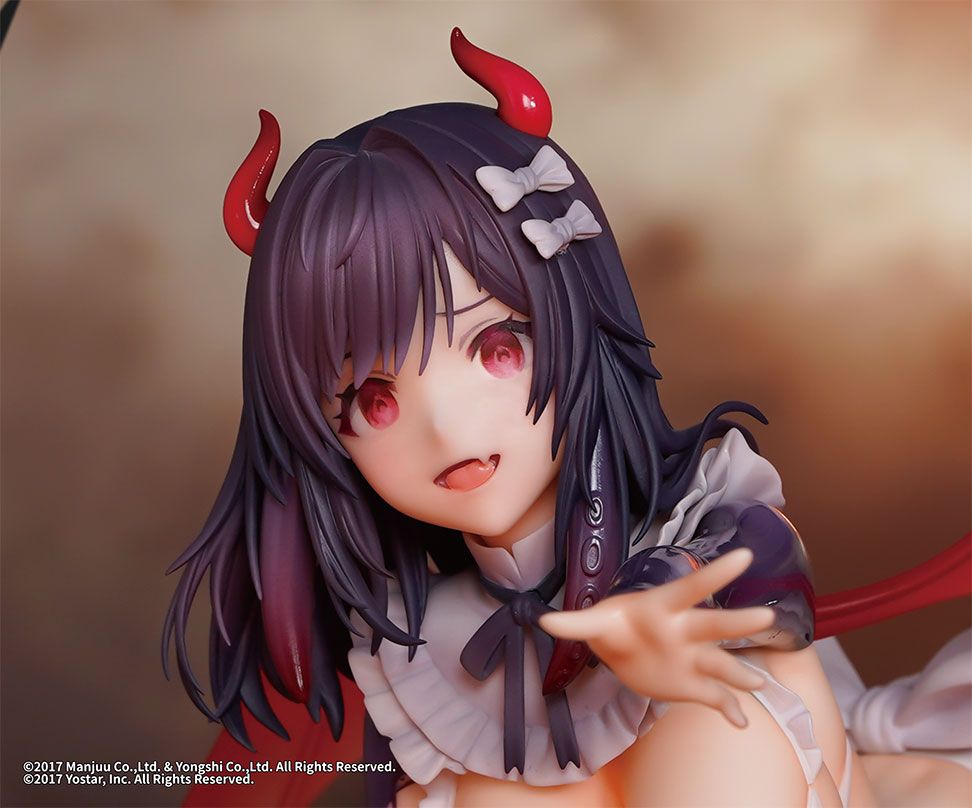 Azur Lane Royal Fortune Treats From The Deep Ver. 1/7 Scale Figure