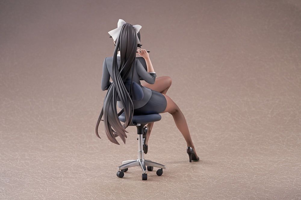 Azur Lane Takao Office Lady 1/6 Scale Figure