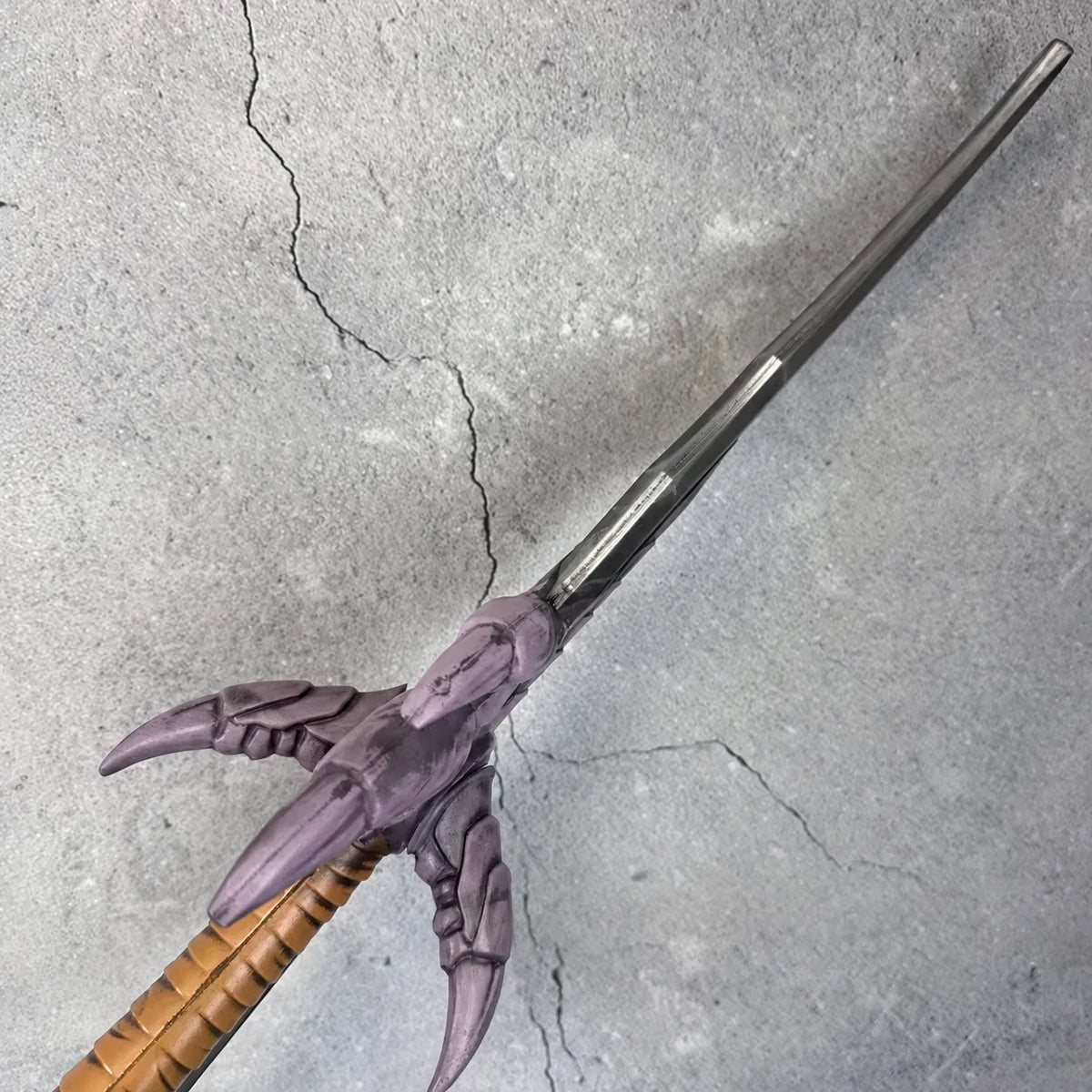 Solo Leveling Sung Jinwoo Kasaka’s Venom Fang Purple Claw-Guard Anime Prop Replica Dagger