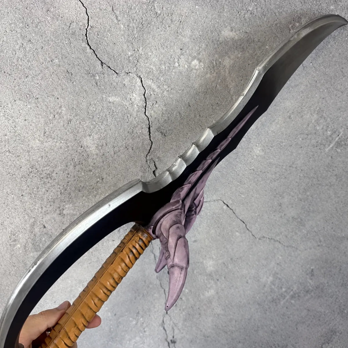 Solo Leveling Sung Jinwoo Kasaka’s Venom Fang Purple Claw-Guard Anime Prop Replica Dagger