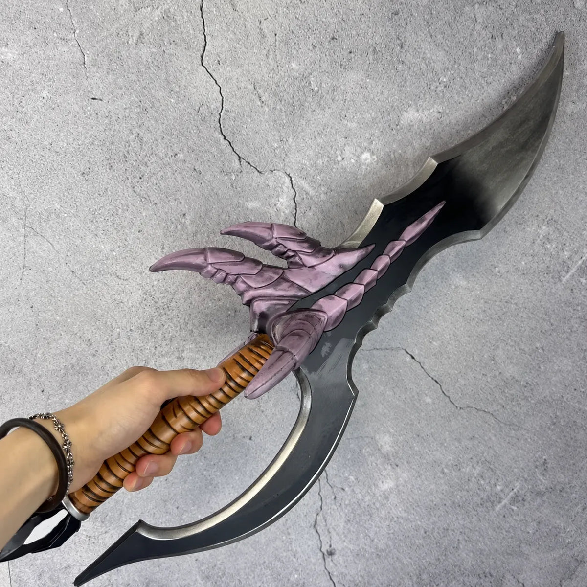 Solo Leveling Sung Jinwoo Kasaka’s Venom Fang Purple Claw-Guard Anime Prop Replica Dagger