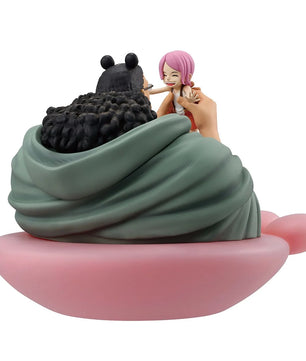One Piece Kuma and Bonney Dramatic Memories Revible Moment Ichibansho Figure